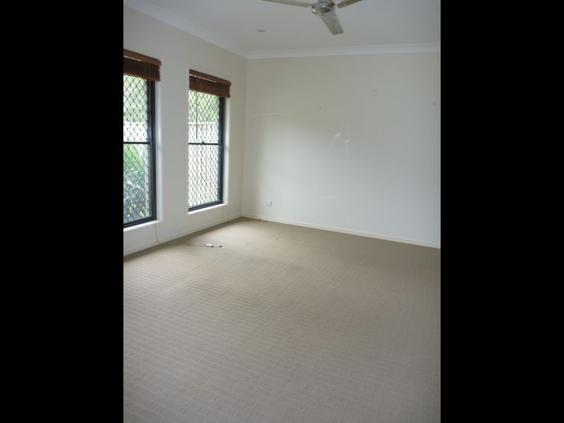 12 Barnowl Esp, Narangba QLD 4504