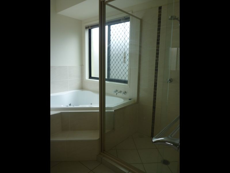 12 Barnowl Esp, Narangba QLD 4504