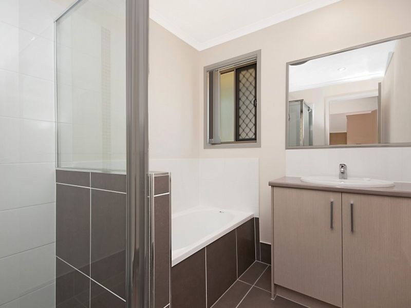 8 Wellington Place, Narangba QLD 4504