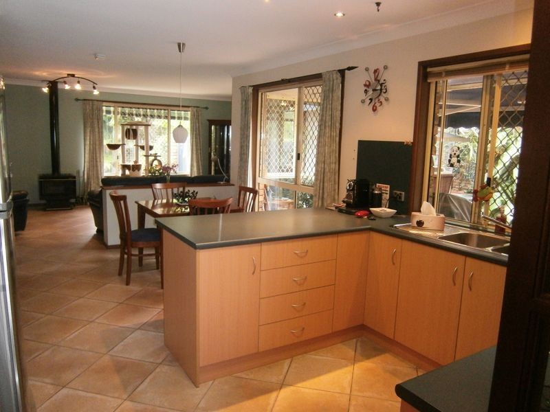 17 Rosalind Court, Narangba QLD 4504