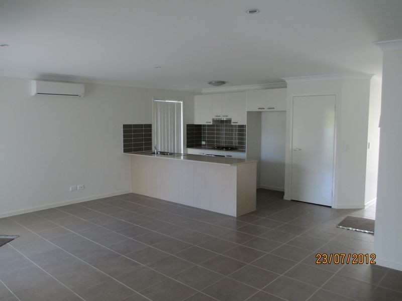 2/2 Wellington Place, Narangba QLD 4504