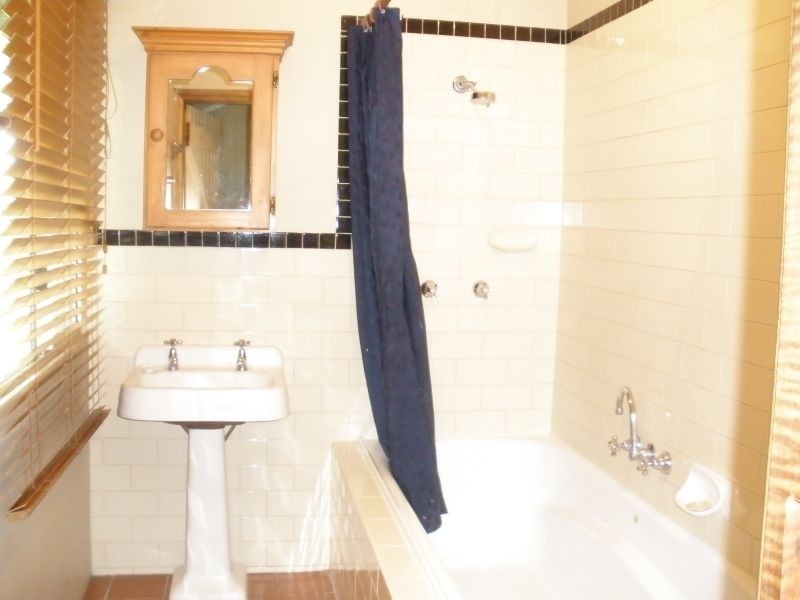 18 Kennedy Street, Caboolture QLD 4510