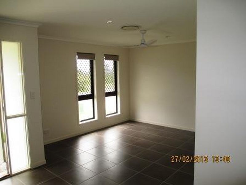 42 Lennon Blvd, Narangba QLD 4504