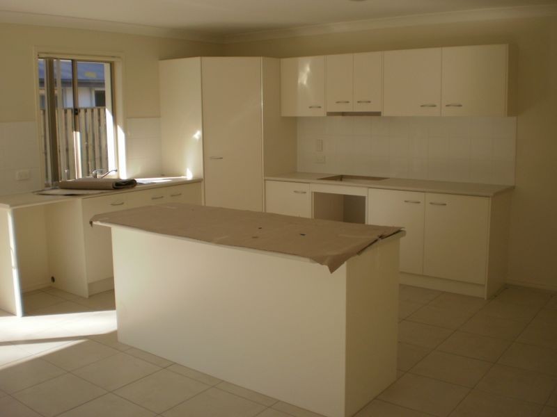 31 Desmond Street, Narangba QLD 4504