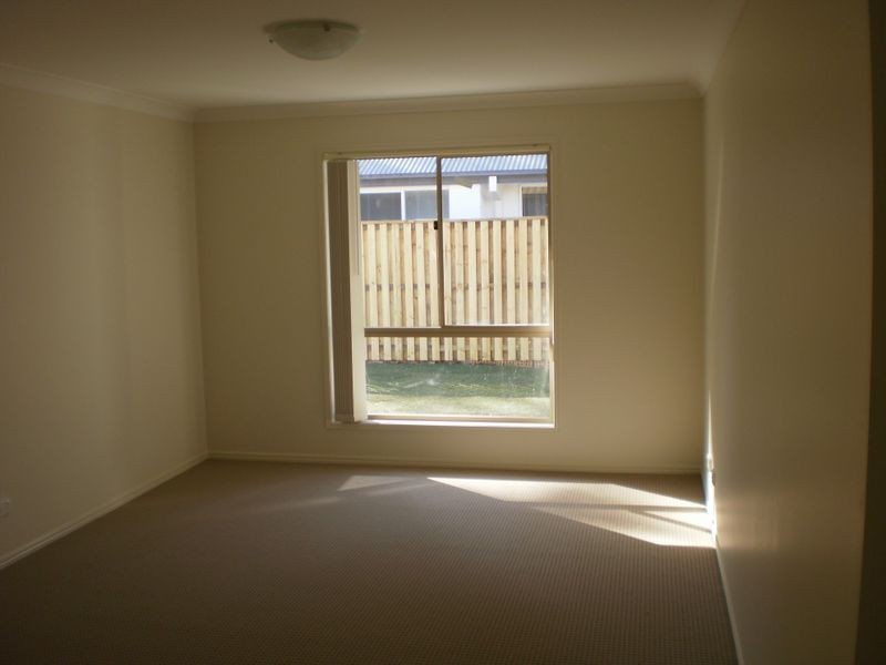 31 Desmond Street, Narangba QLD 4504