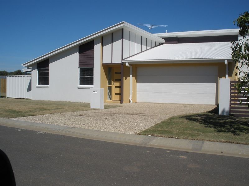 2/28 Barrine Place, Narangba QLD 4504