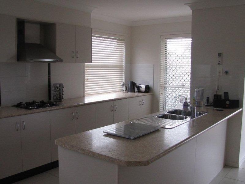 2/28 Barrine Place, Narangba QLD 4504