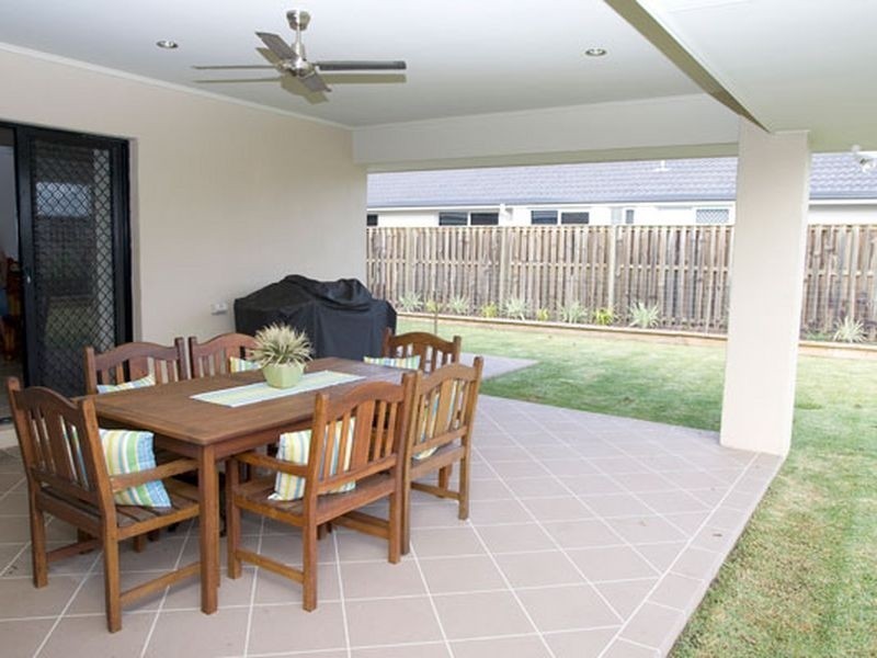 11 Maidenhair Drive, Narangba QLD 4504