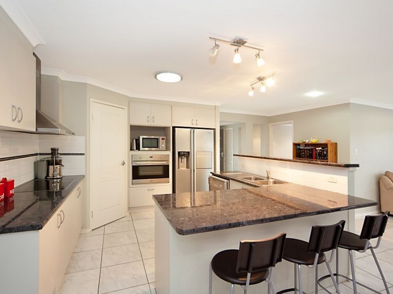 13 Lookout Place, Narangba QLD 4504