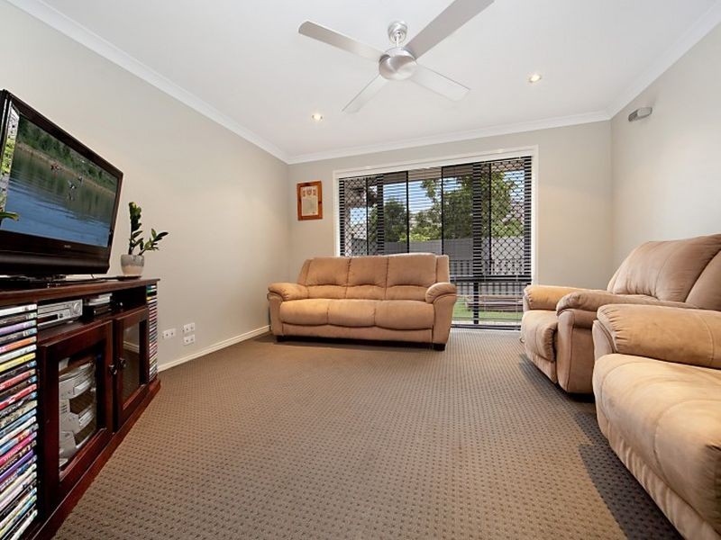 13 Lookout Place, Narangba QLD 4504