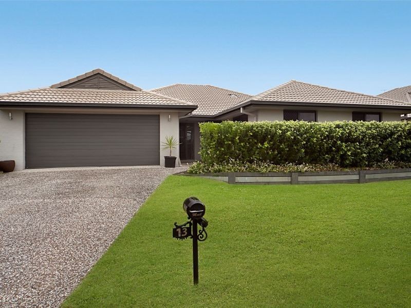 13 Lookout Place, Narangba QLD 4504