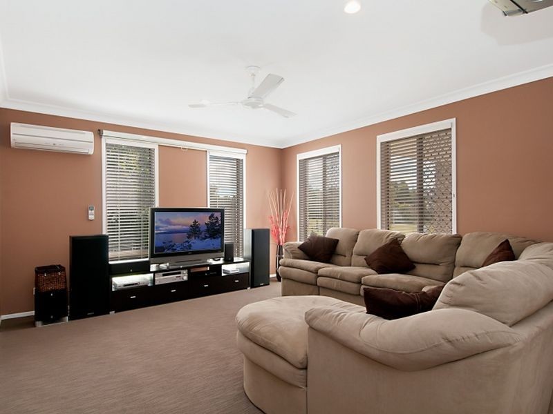 2 Ultramarine Parade, Griffin QLD 4503