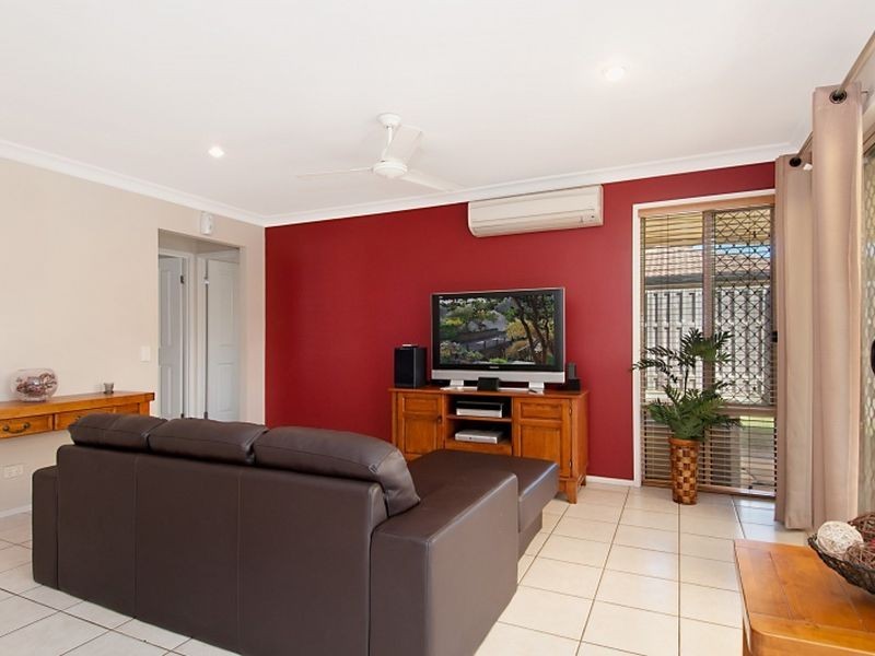2 Ultramarine Parade, Griffin QLD 4503