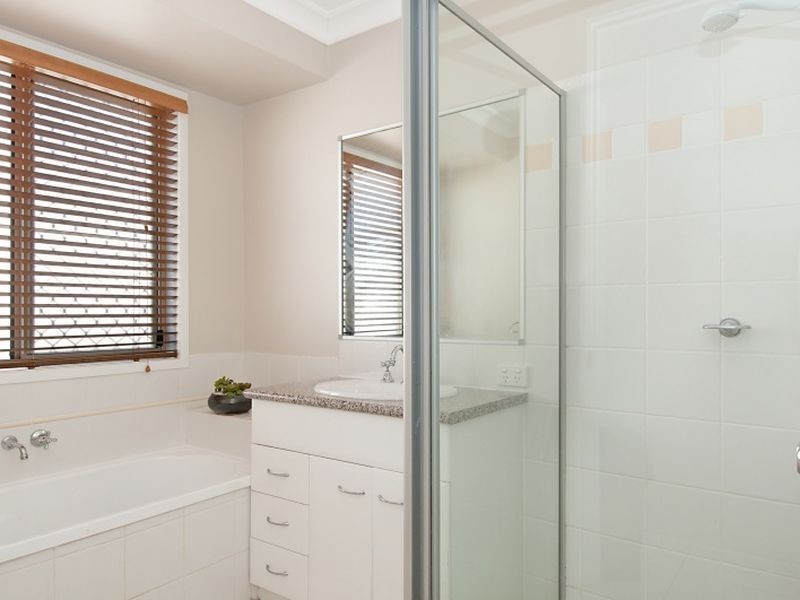 2 Ultramarine Parade, Griffin QLD 4503