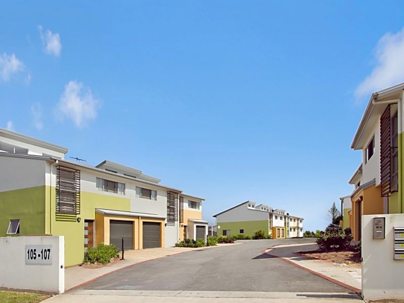 2/105 King Street, Caboolture QLD 4510