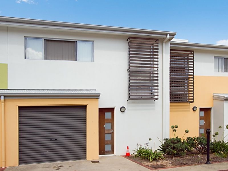 2/105 King Street, Caboolture QLD 4510