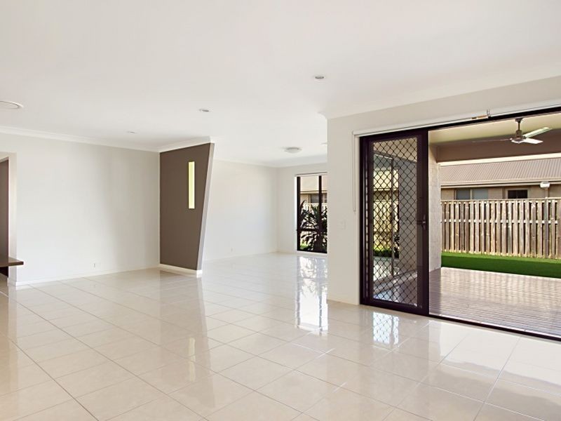 10 King Parrot Close, Narangba QLD 4504