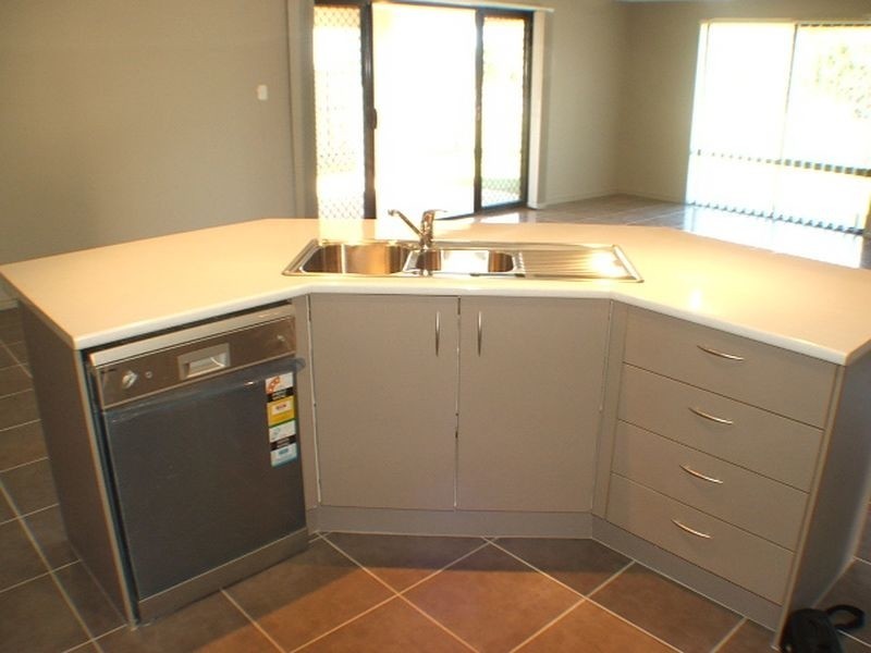 2 Maidenhair Drive, Narangba QLD 4504