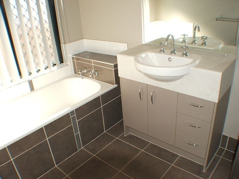 2 Maidenhair Drive, Narangba QLD 4504