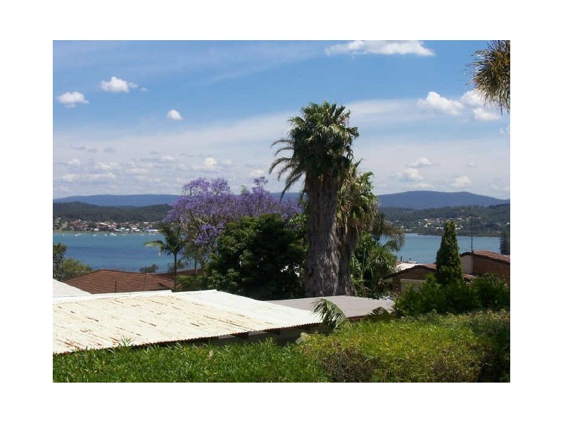 7 FARM STREET, Speers Point NSW 2284