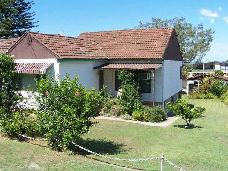 10 DODDS STREET, Redhead NSW 2290