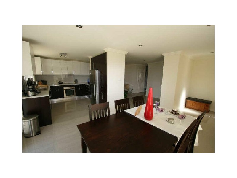 2 Jean Street, Belmont NSW 2280