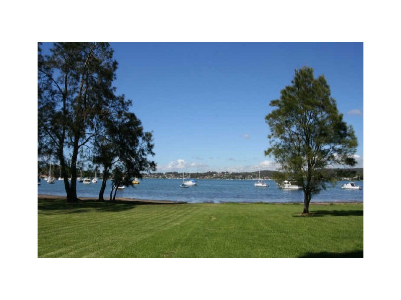 75 Bay Road, Bolton Point NSW 2283