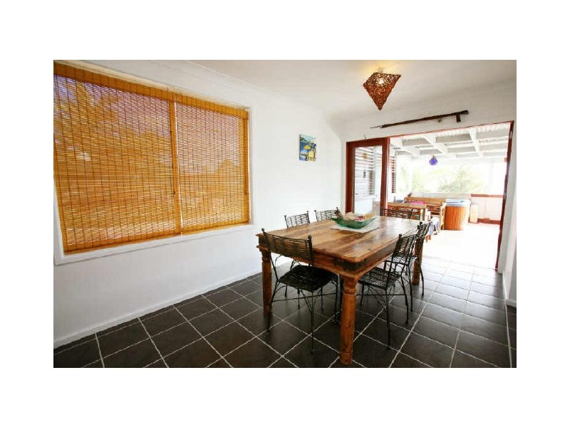 524 The Esplanade, Warners Bay NSW 2282