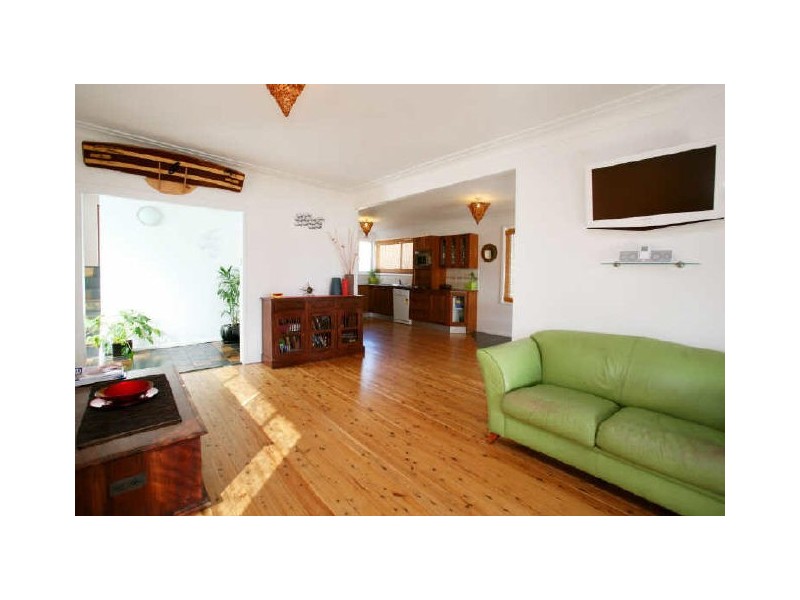 524 The Esplanade, Warners Bay NSW 2282