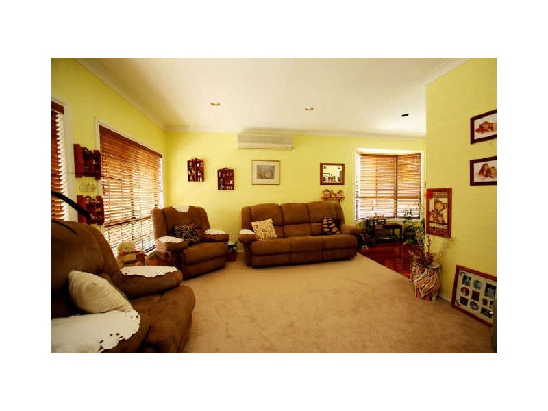12 Cassegrain Close, Eleebana NSW 2282