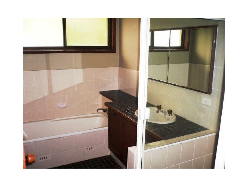 57 THOMPSON ROAD, Speers Point NSW 2284