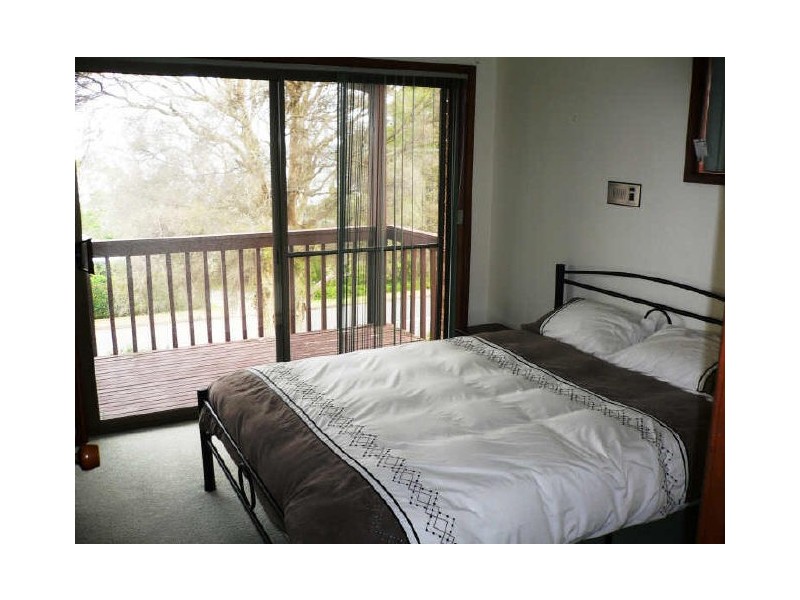 57 THOMPSON ROAD, Speers Point NSW 2284