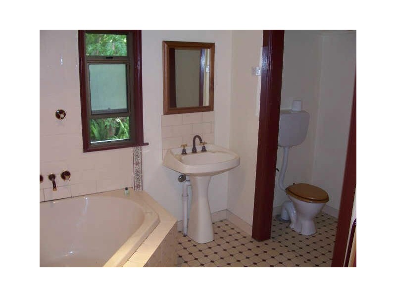 16 Albert Street, Speers Point NSW 2284