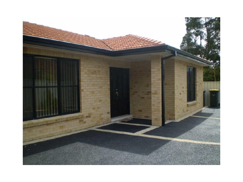 8 Eino Place, Eleebana NSW 2282