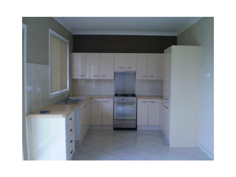 8 Eino Place, Eleebana NSW 2282