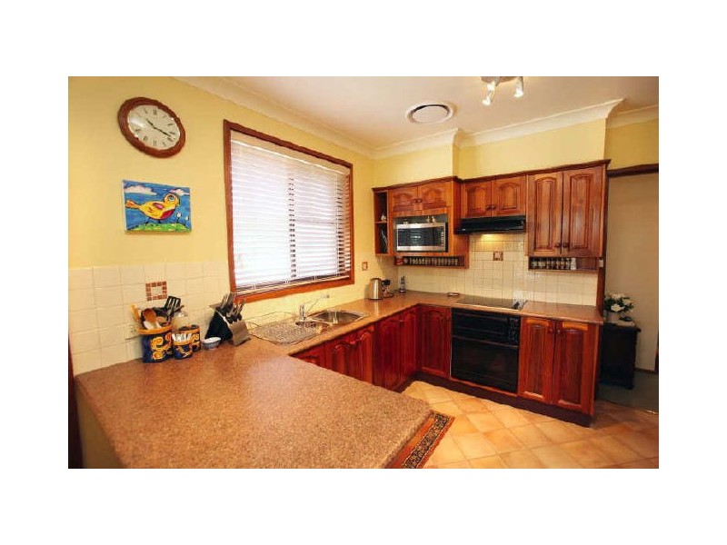 1 Fourth Street, Booragul NSW 2284