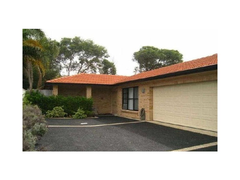 10 Eino Place, Eleebana NSW 2282