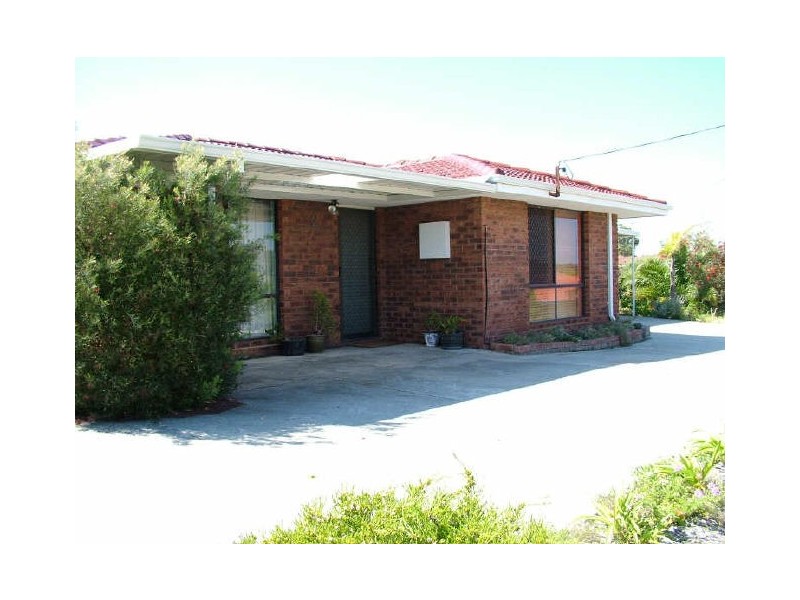 2 Nolan Place, Beldon WA 6027