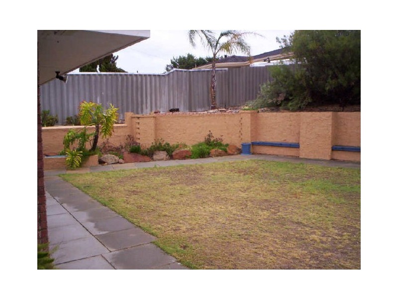 2 Nolan Place, Beldon WA 6027