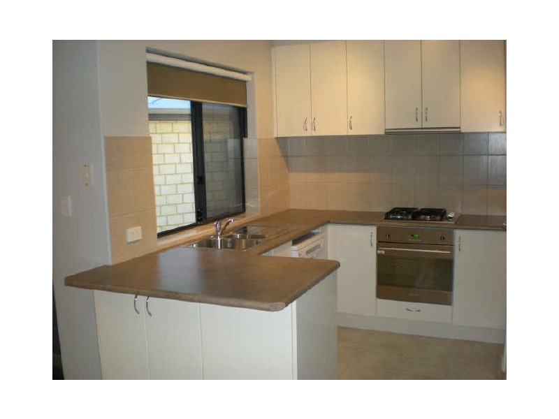 2/21 Shipley Place, Westminster WA 6061