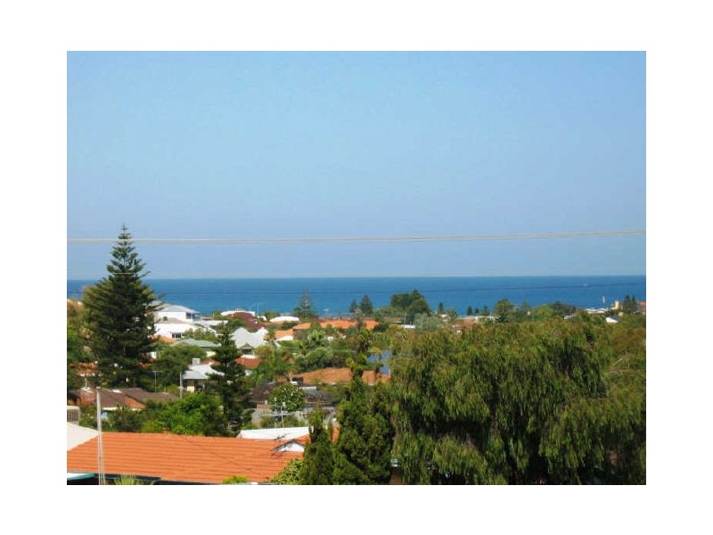 137 Bridgewater Drive, Kallaroo WA 6025