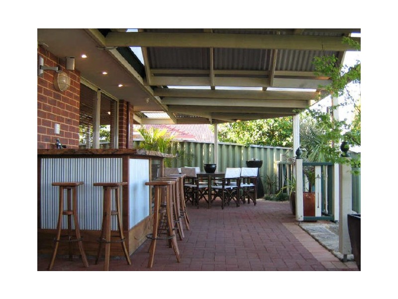 14 Tarakan Hts, Marangaroo WA 6064