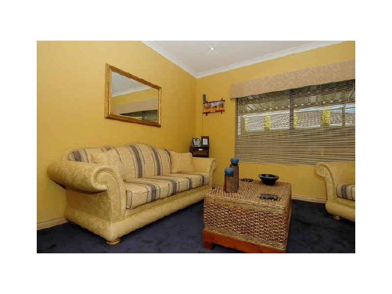 33-35 Fenchurch Street, Alexander Heights WA 6064