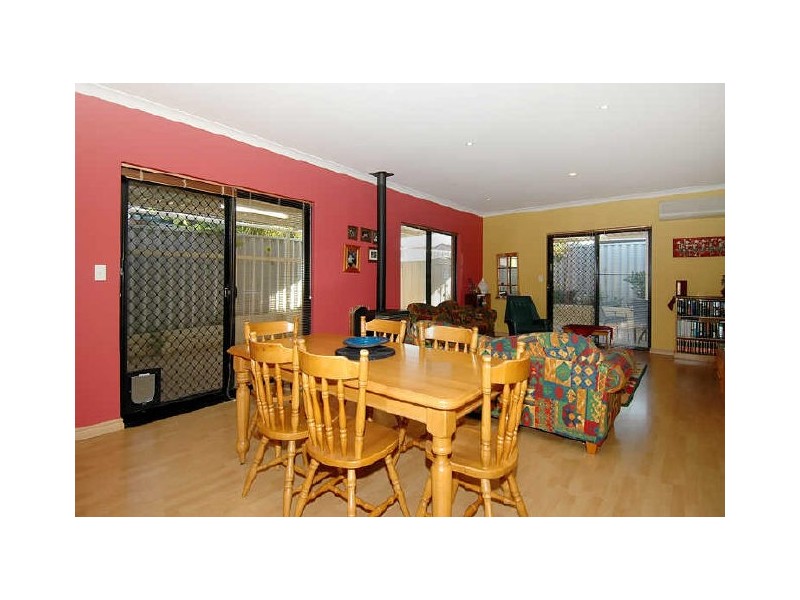 33-35 Fenchurch Street, Alexander Heights WA 6064