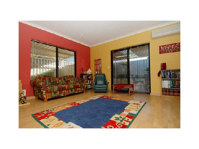 33-35 Fenchurch Street, Alexander Heights WA 6064