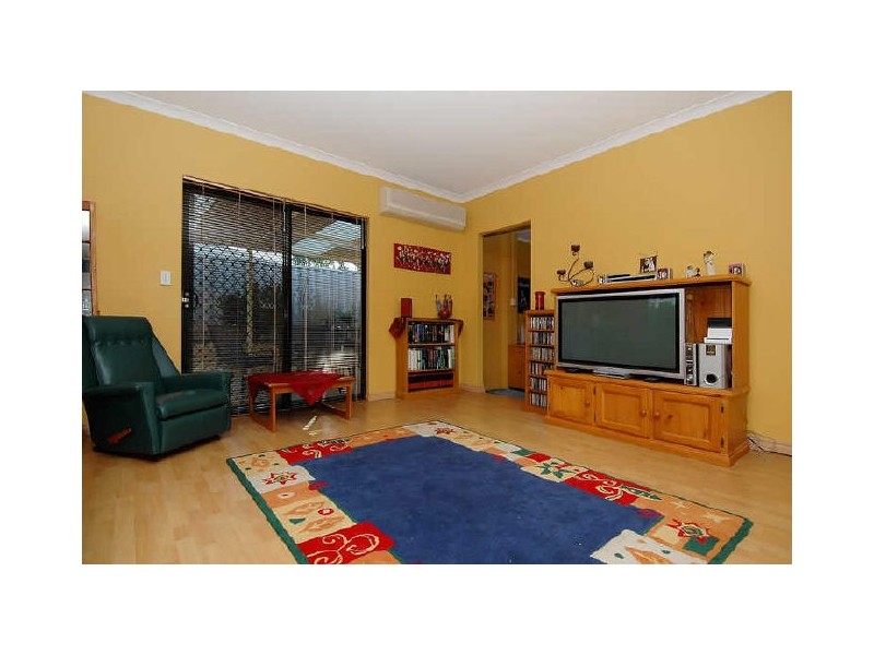 33-35 Fenchurch Street, Alexander Heights WA 6064