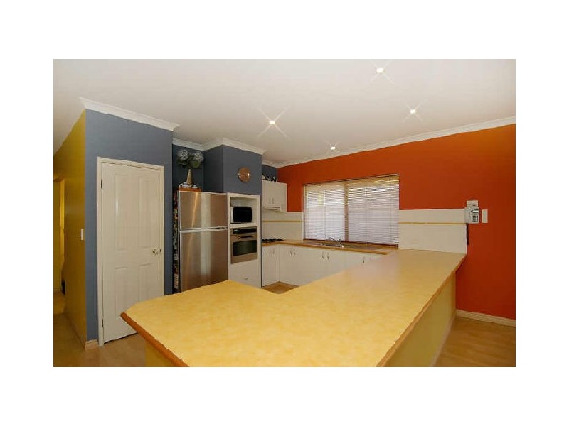 33-35 Fenchurch Street, Alexander Heights WA 6064