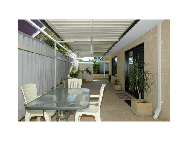 33-35 Fenchurch Street, Alexander Heights WA 6064