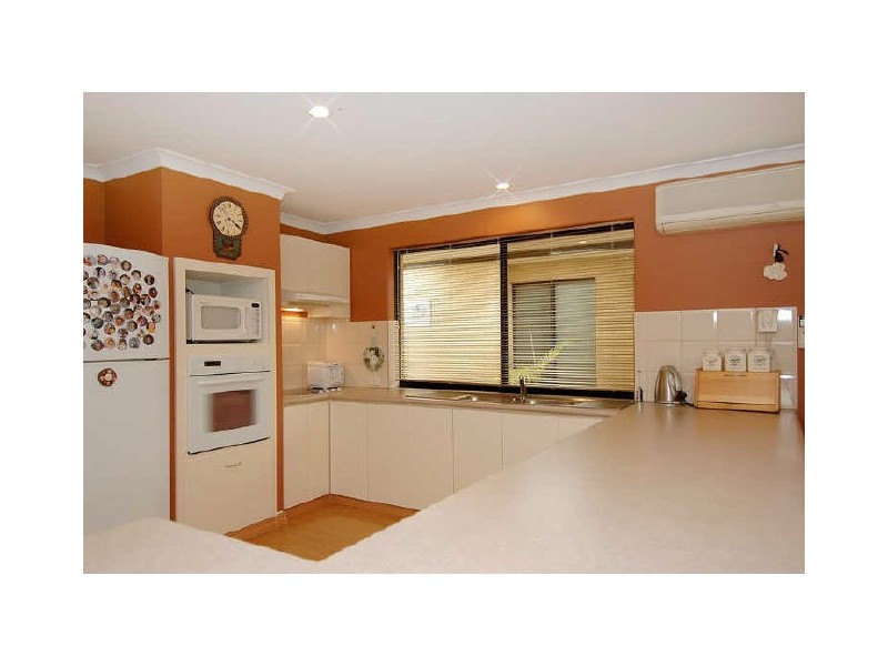 33-35 Fenchurch Street, Alexander Heights WA 6064