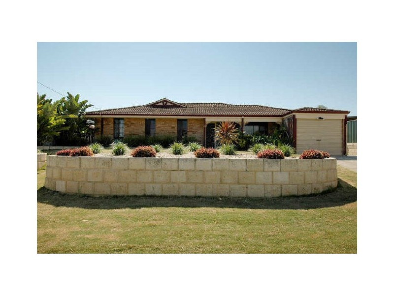 61 Highclere Blv, Marangaroo WA 6064